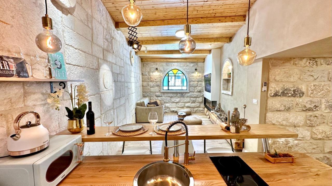 Boutique Apartment In Heart Of Haifa Exteriör bild